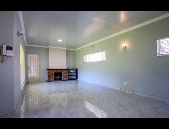4 BEDROOM HOUSE FOR SALE IN MONTGOMERY PARK